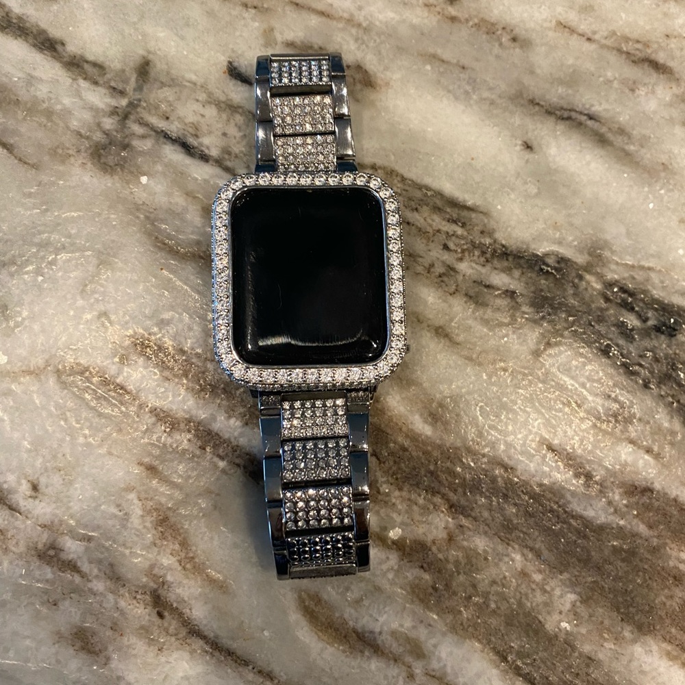 Apple Watch with lab diamonds band - Picture 7 of 7